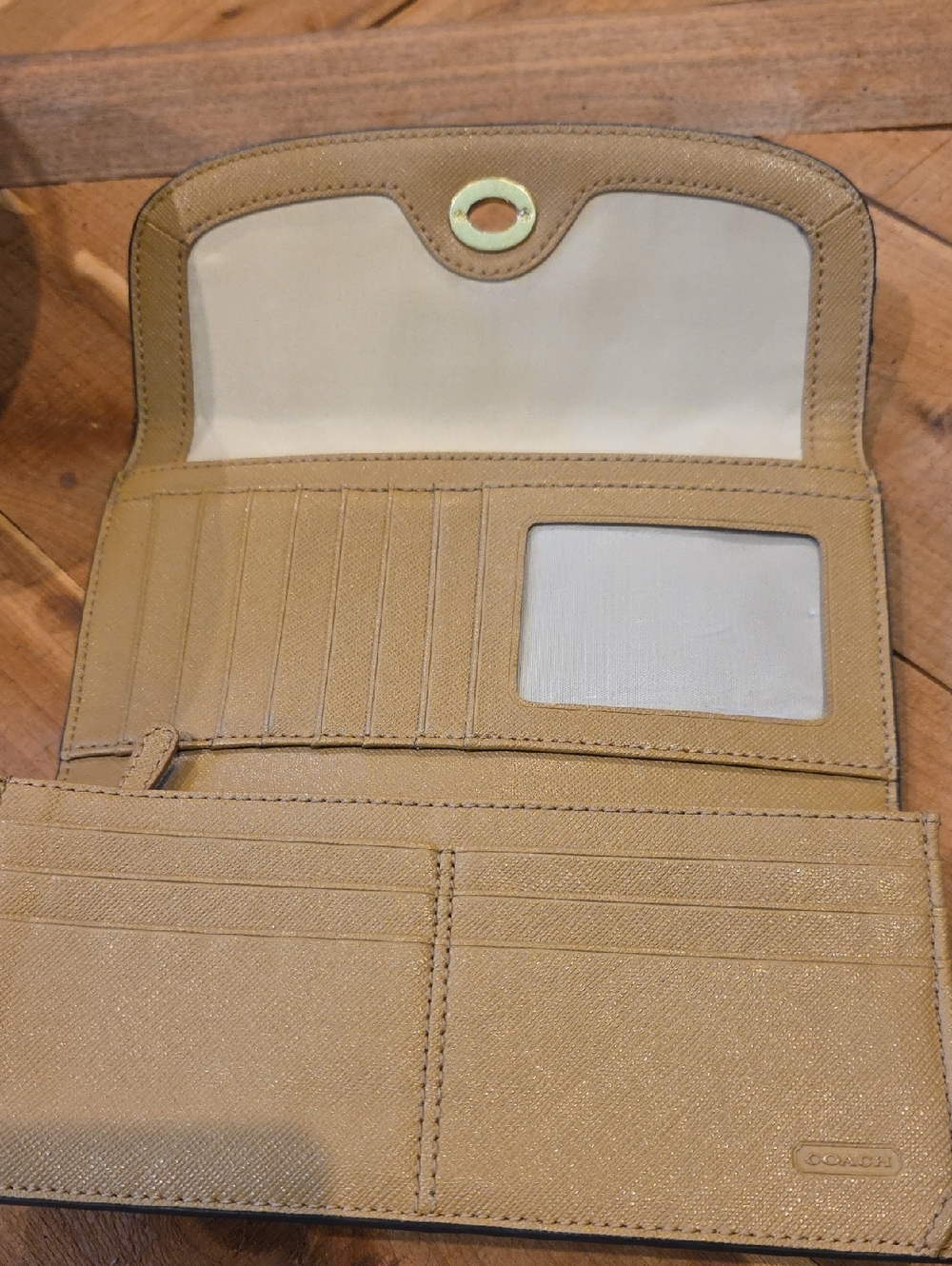 Coach Tan Full Size Pebble Leather Wallet - Picture 5 of 5